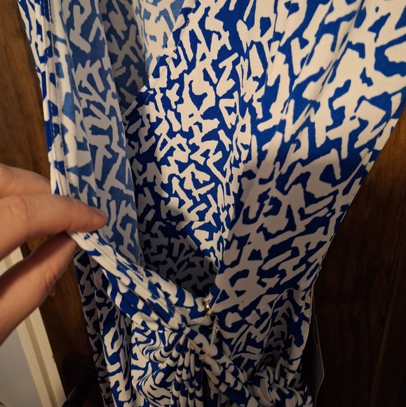 Maggy London Blue and White Patterned Midi Wrap Dress With Tie And Snap Size 14 - Picture 4 of 7